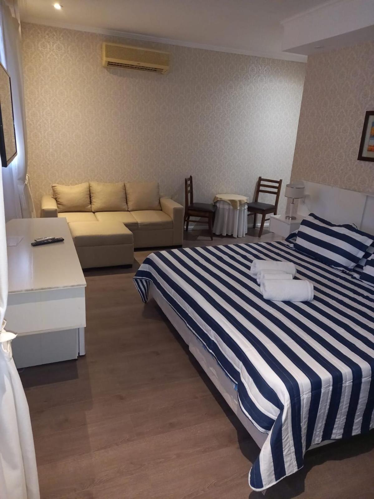 Hotel Hermitage Тандил Экстерьер фото